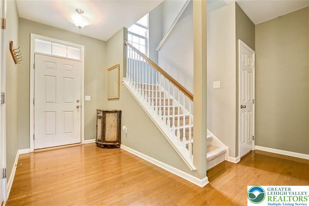 4492 Cottonwood Drive