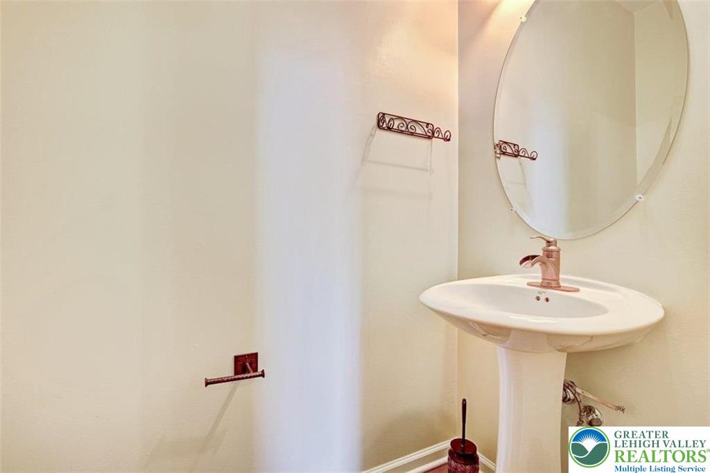 4492 Cottonwood Drive