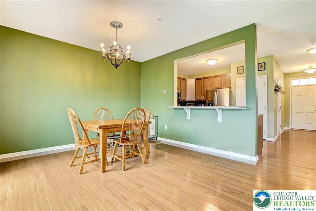 4492 Cottonwood Drive