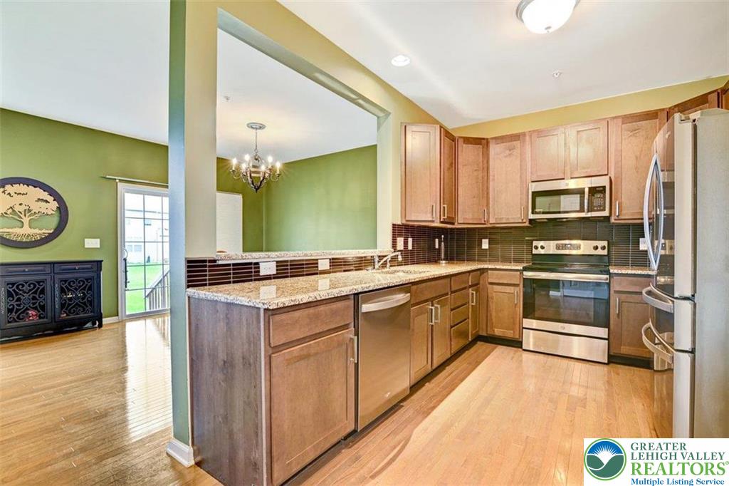 4492 Cottonwood Drive