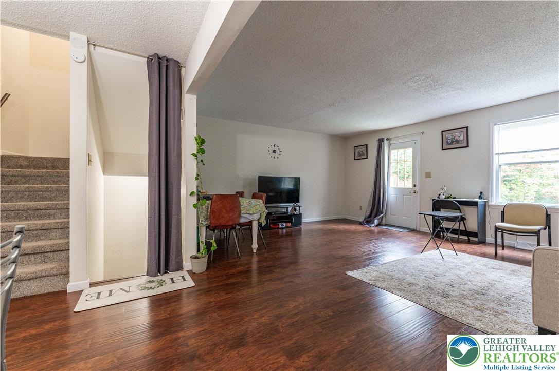 8315 Countryside Lane