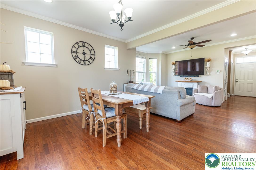 4488 Bellflower Way
