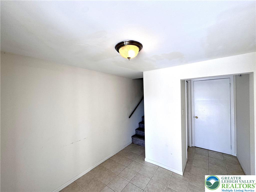 8315 Countryside Lane