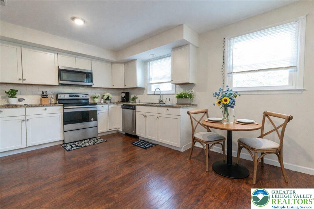 8315 Countryside Lane