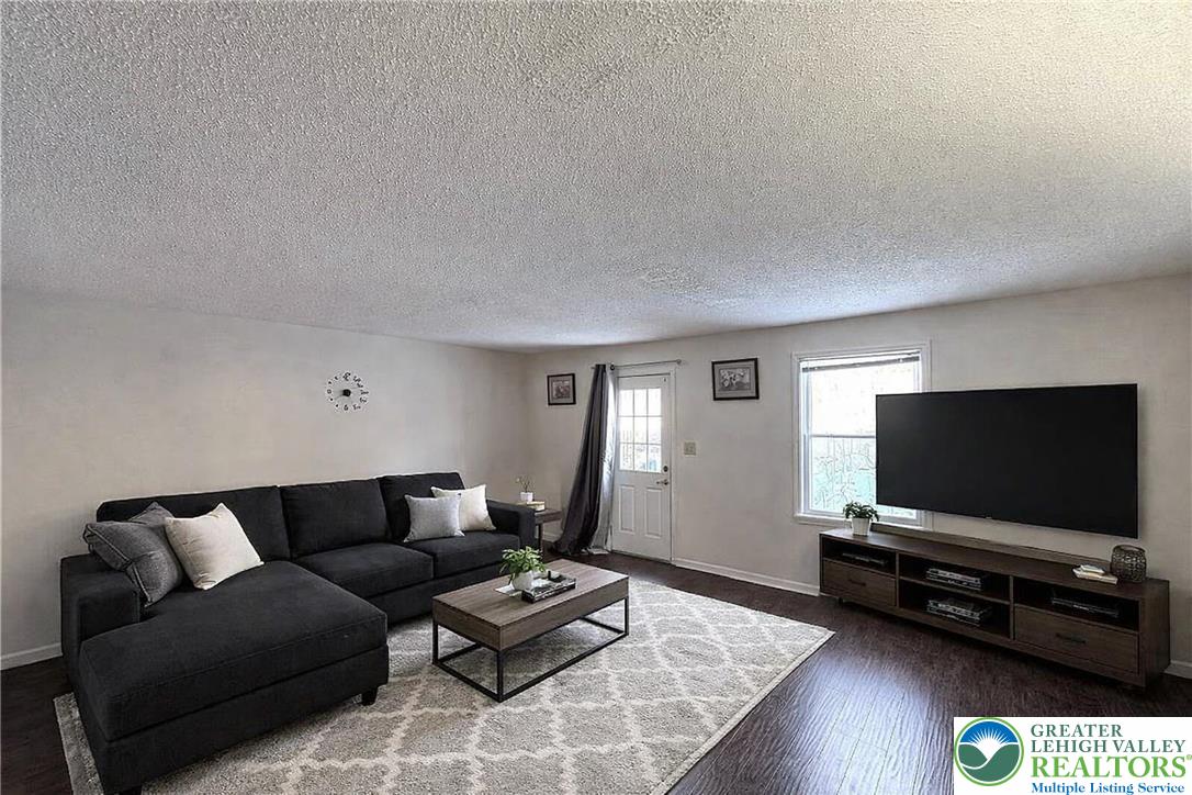 8315 Countryside Lane