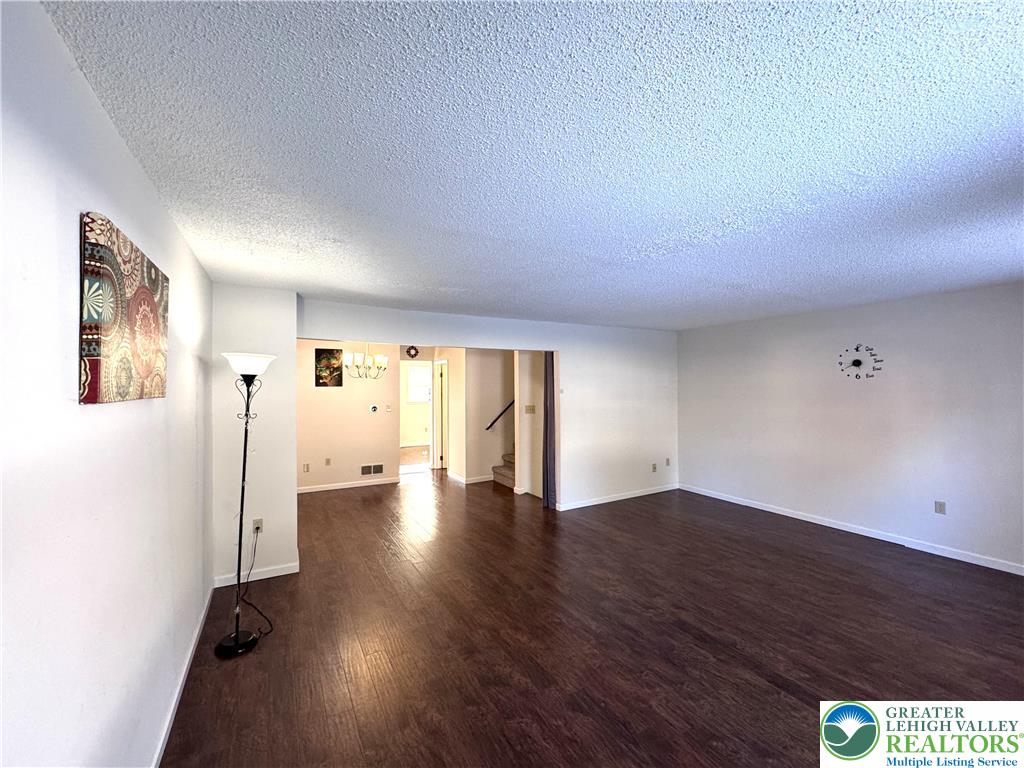 8315 Countryside Lane