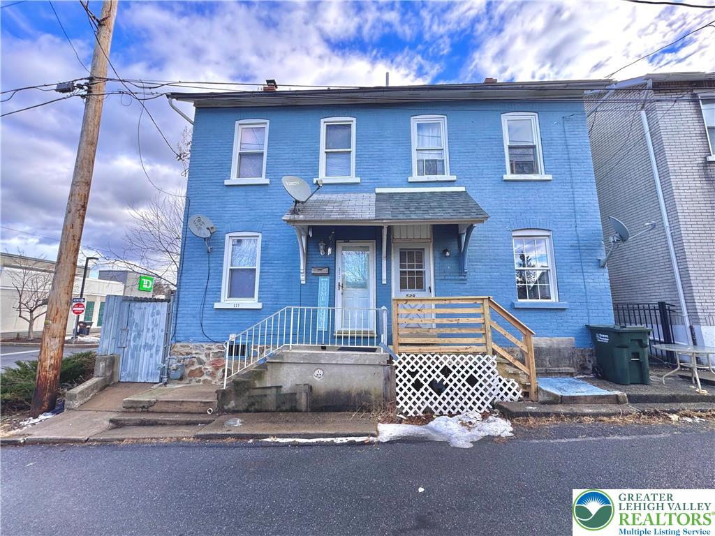 527 Bradley Street