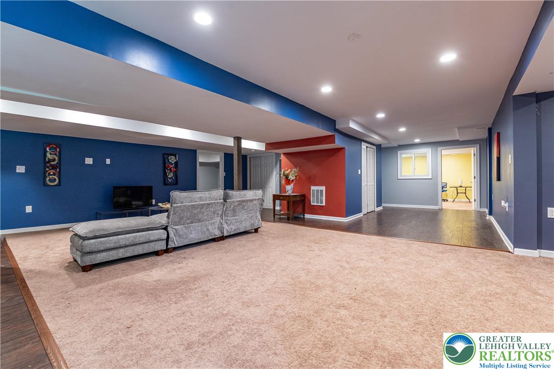 255 Rising Meadow Way