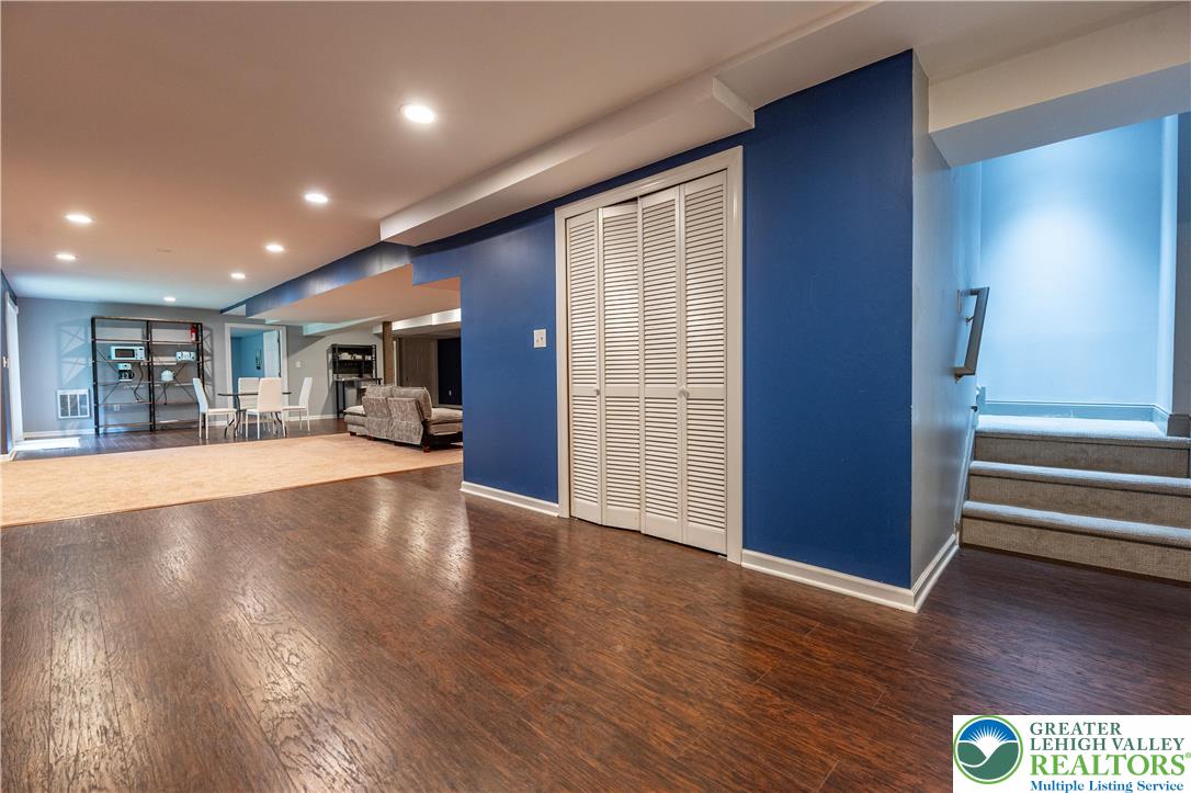 255 Rising Meadow Way