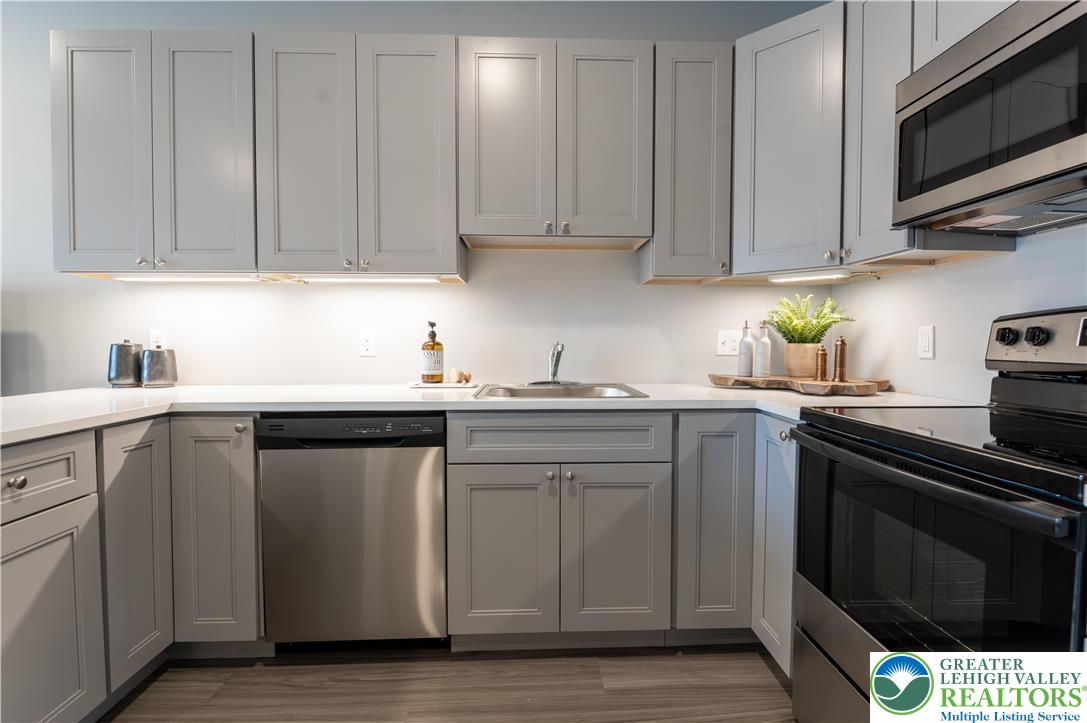 948 North Front Street A-6