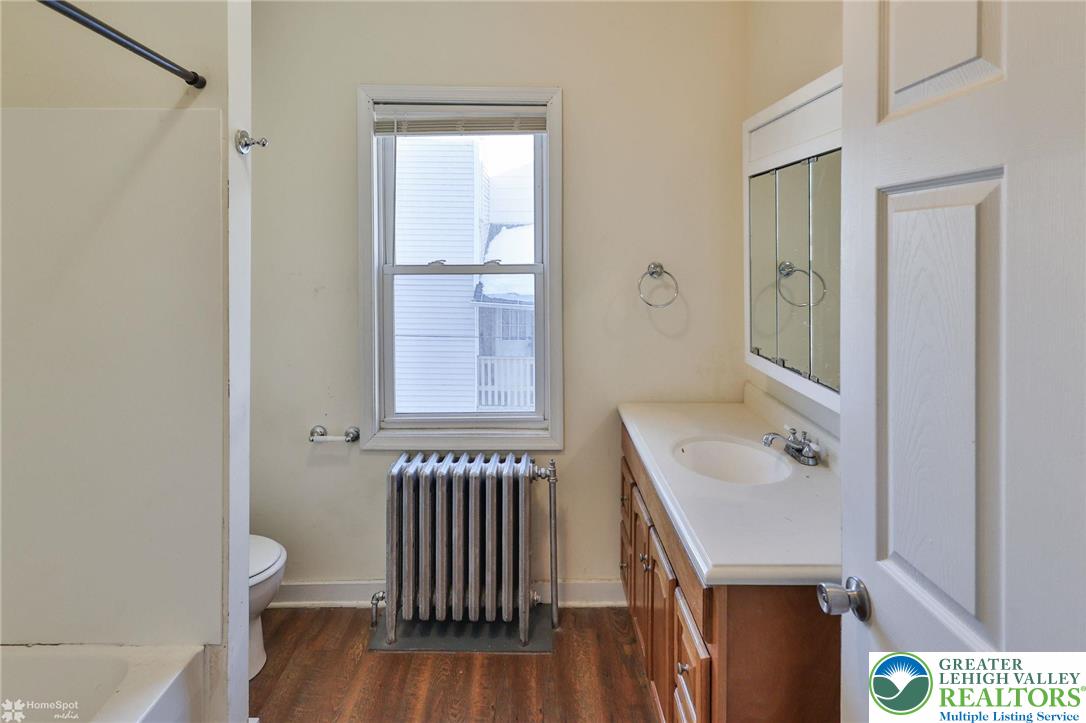38 West Central Avenue