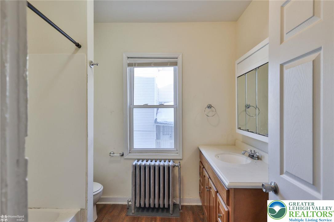38 West Central Avenue