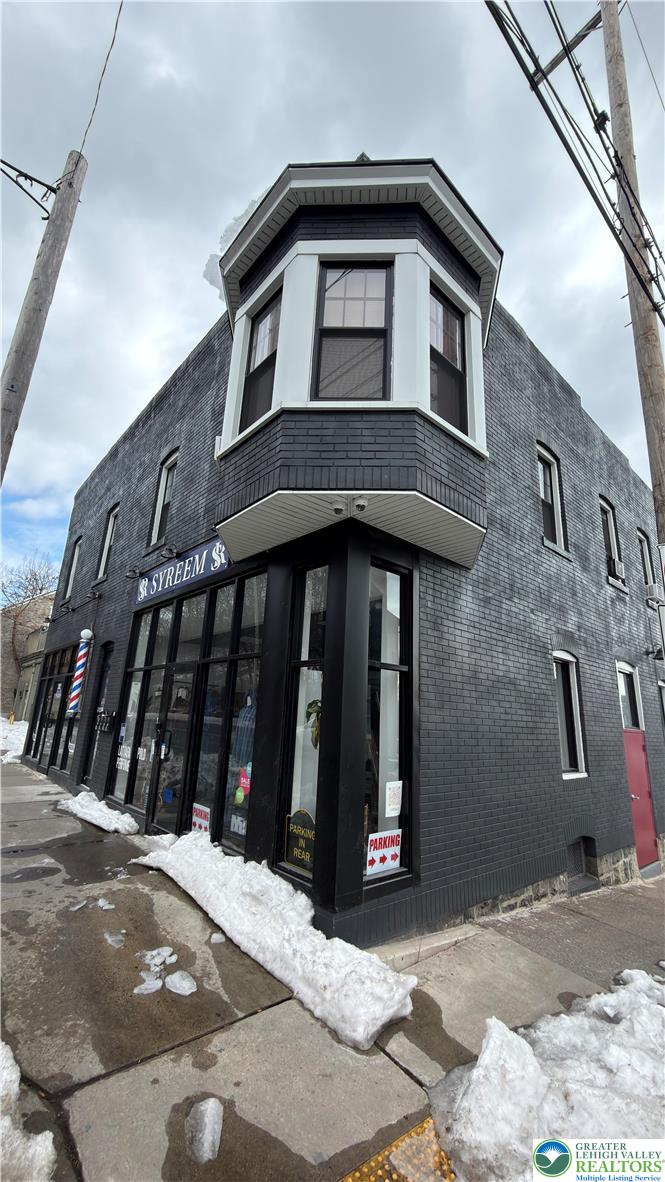 202 East Hamilton Street Apt 3