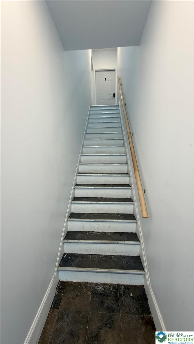 202 East Hamilton Street Apt 3