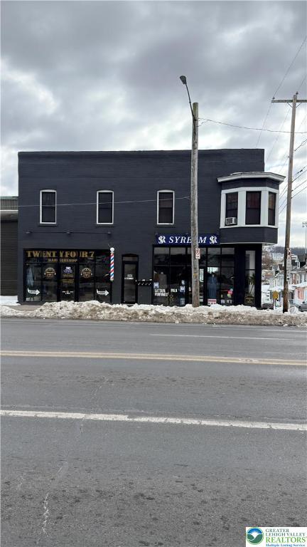 202 East Hamilton Street Apt 3