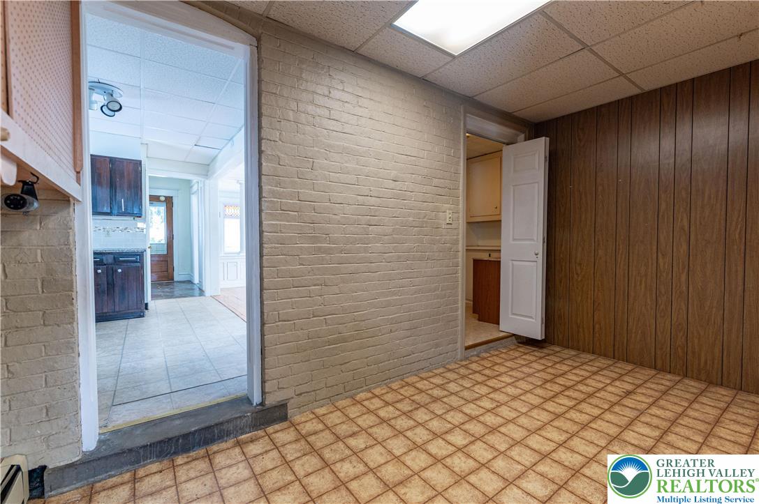 2020 Whitehall Avenue