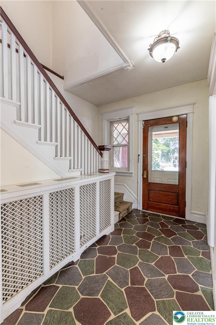 2020 Whitehall Avenue