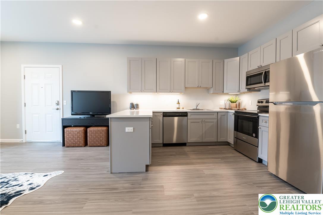 948 North Front Street B-5