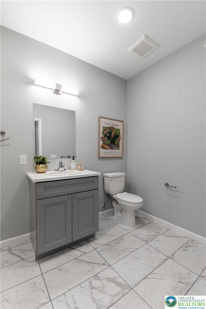 948 North Front Street B-5