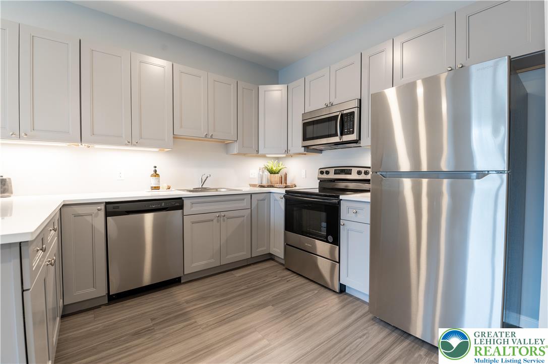 948 North Front Street B-5