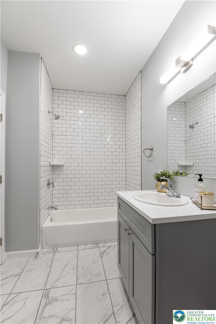 948 North Front Street B-5