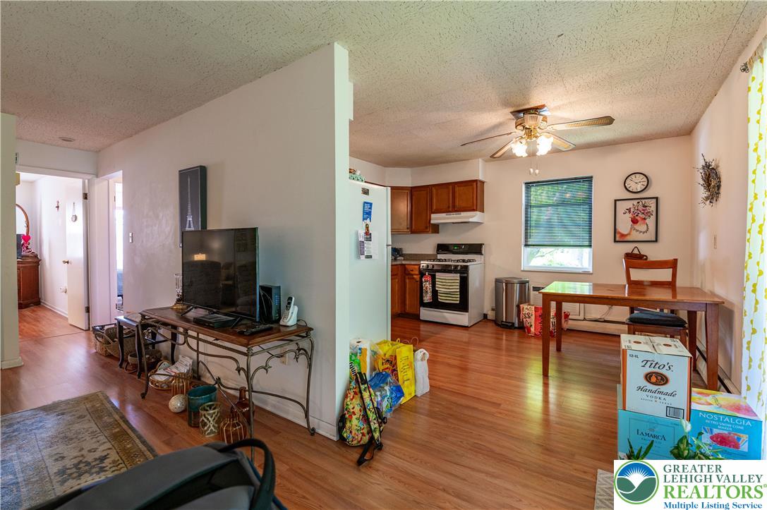 90 Gum Street 1N