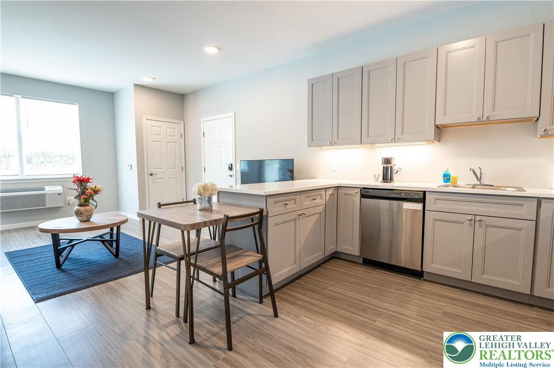 948 North Front Street C-1