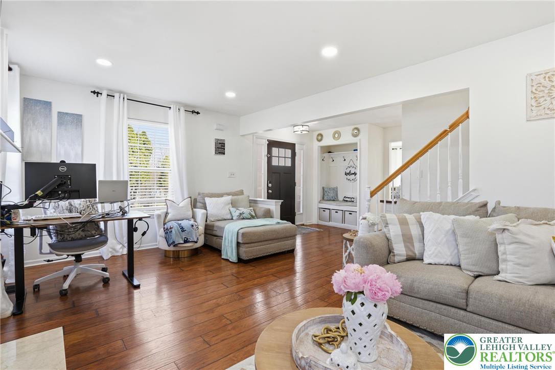 955 Ramblewood Lane