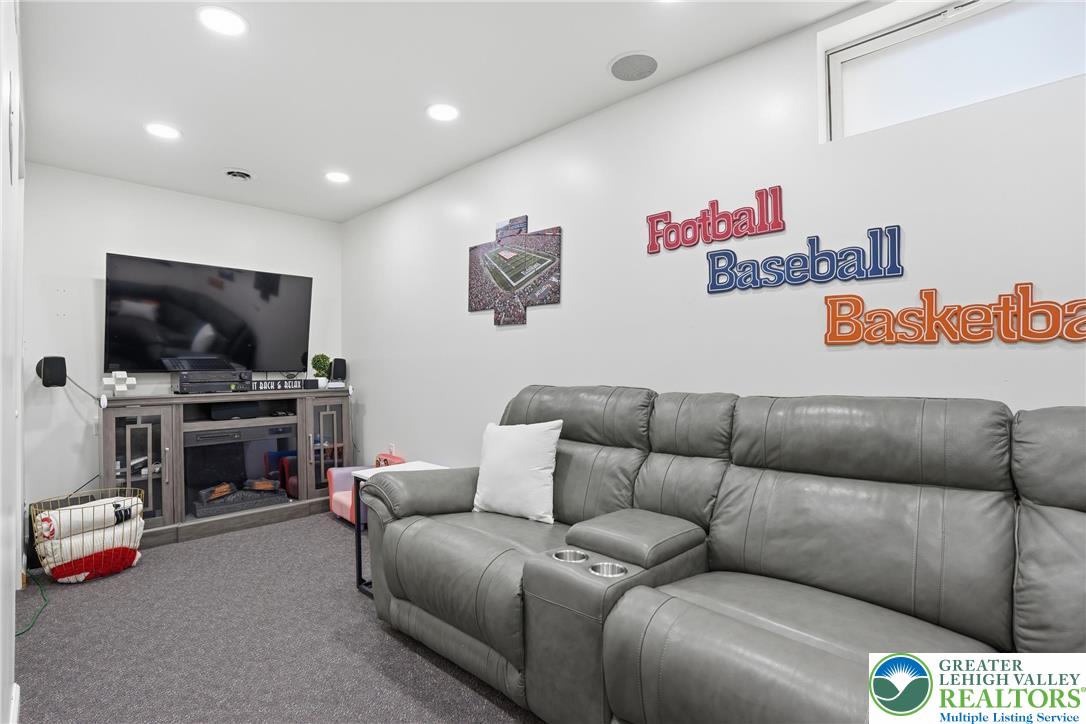955 Ramblewood Lane