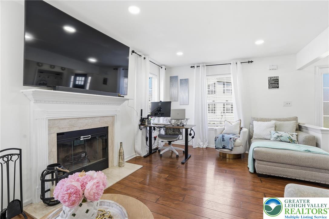 955 Ramblewood Lane