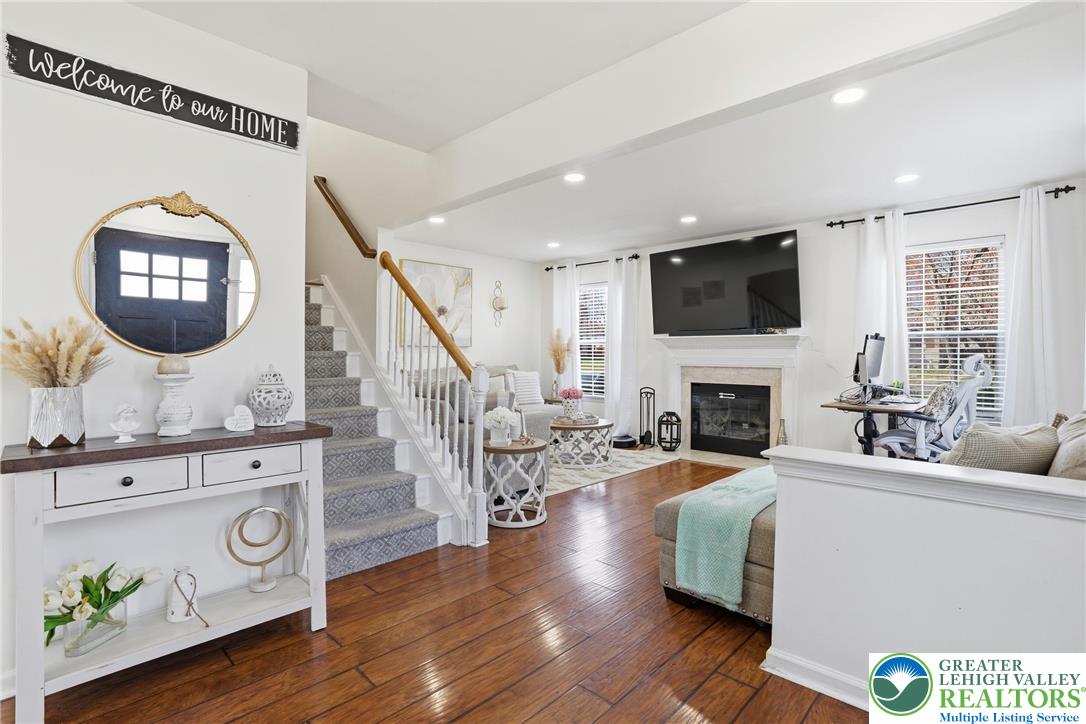 955 Ramblewood Lane