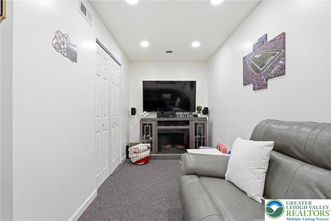 955 Ramblewood Lane