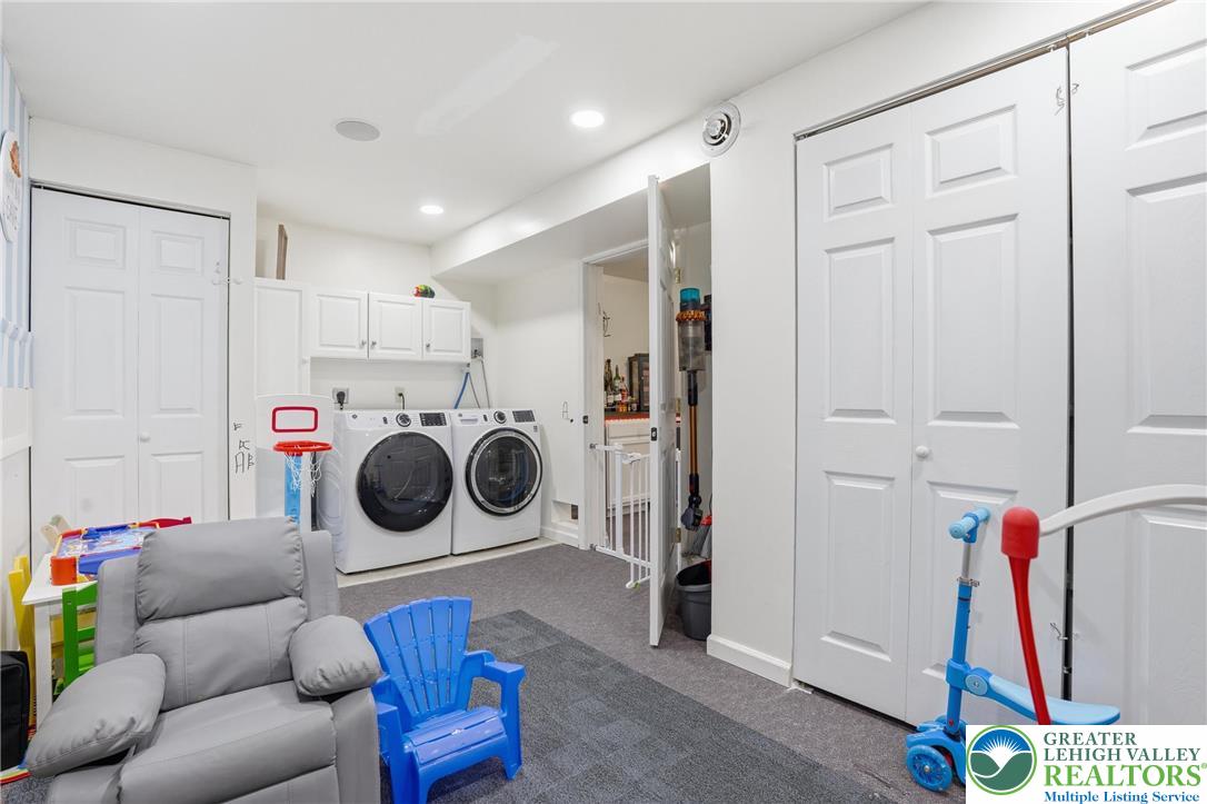 955 Ramblewood Lane