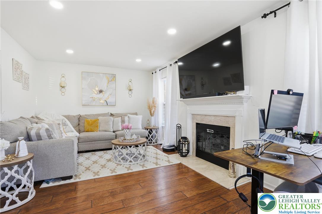 955 Ramblewood Lane