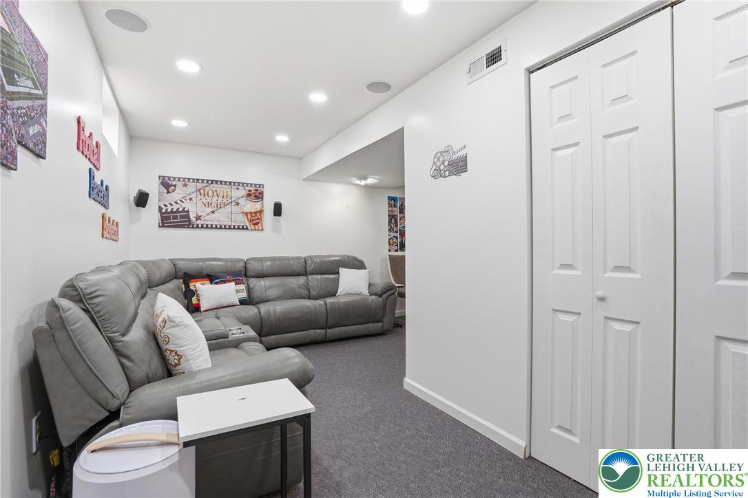 955 Ramblewood Lane