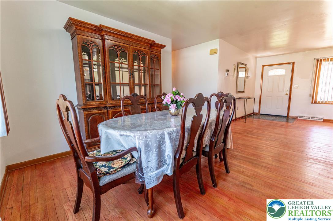 4441 Nicholas Street