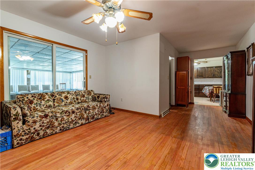 4441 Nicholas Street