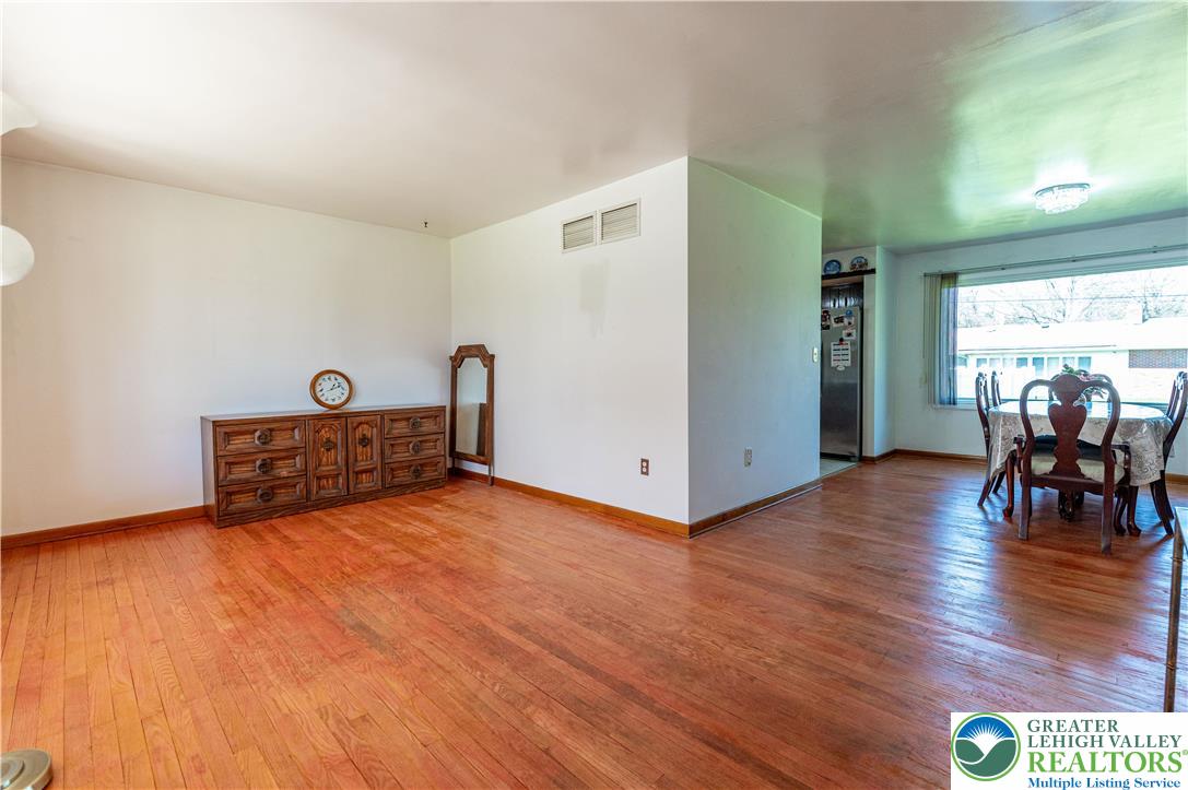 4441 Nicholas Street