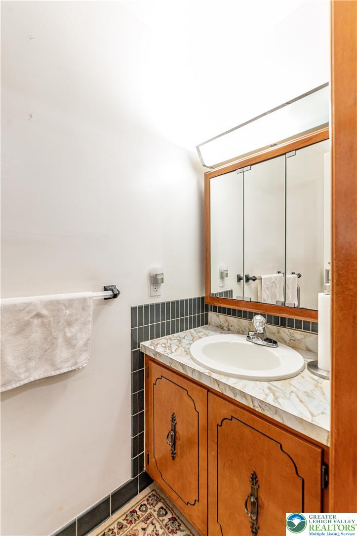 4441 Nicholas Street