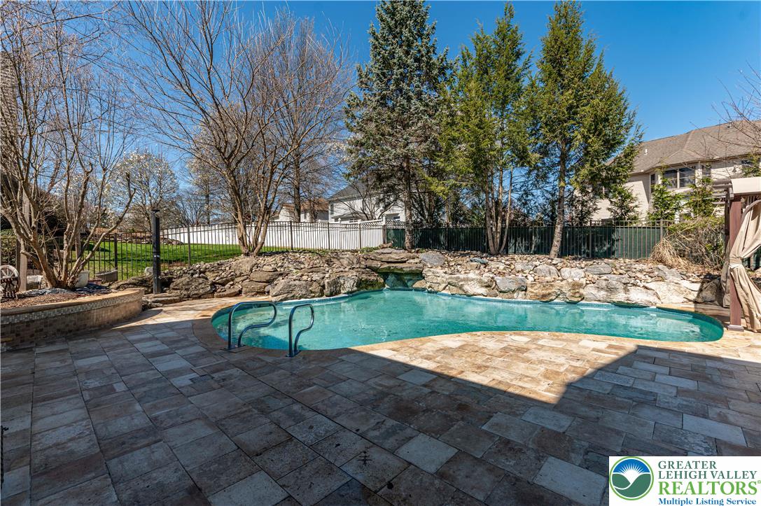 49 Crest Boulevard