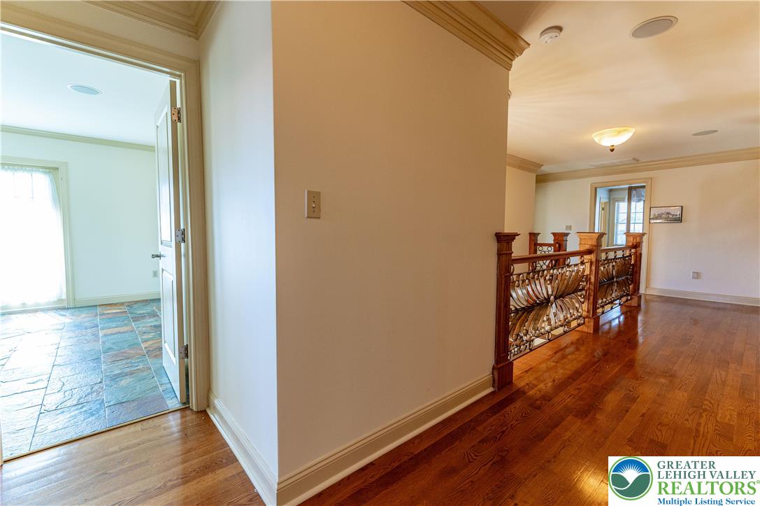 49 Crest Boulevard