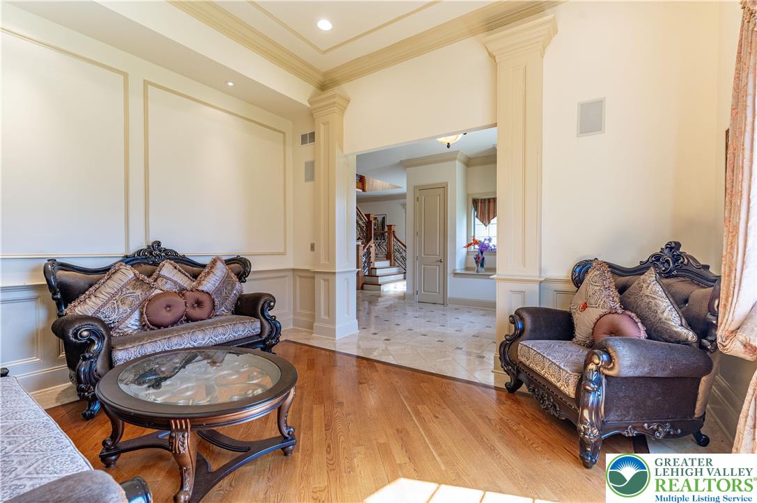 49 Crest Boulevard