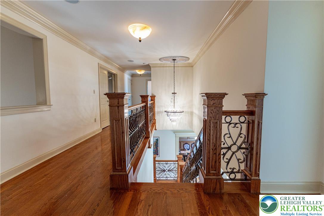 49 Crest Boulevard