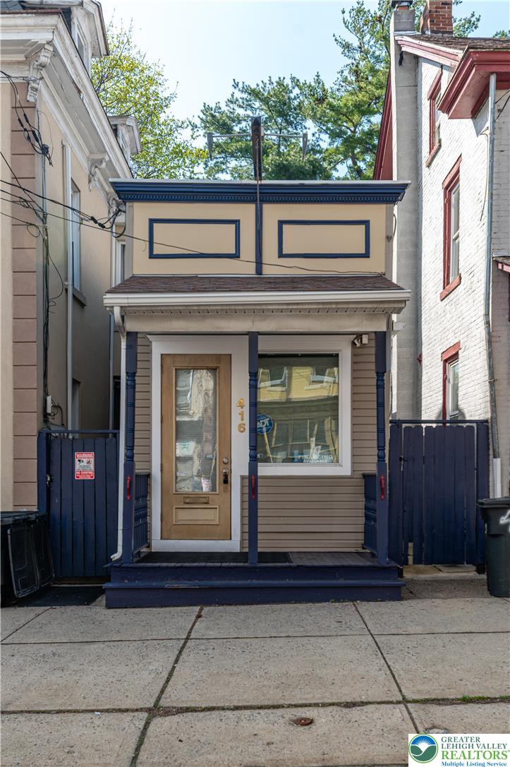 416 Wyandotte Street