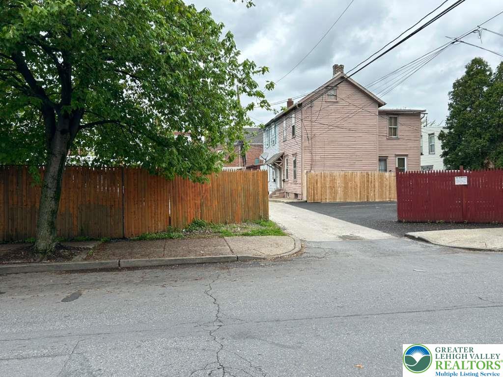 507 North Refwal Street