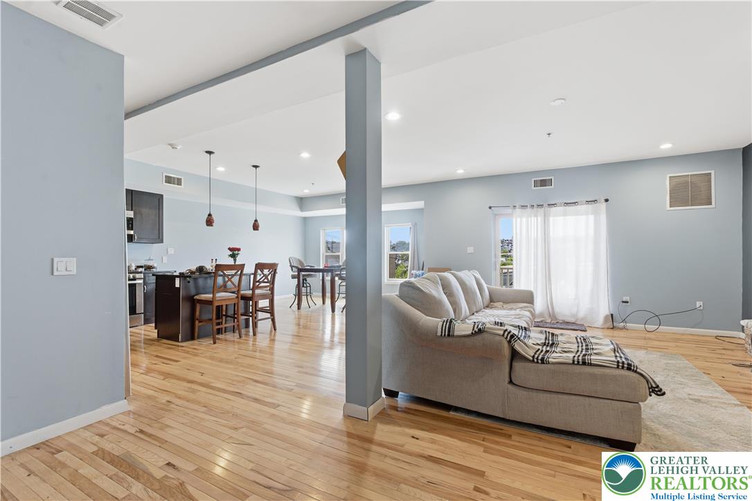 623 Walnut Avenue A2