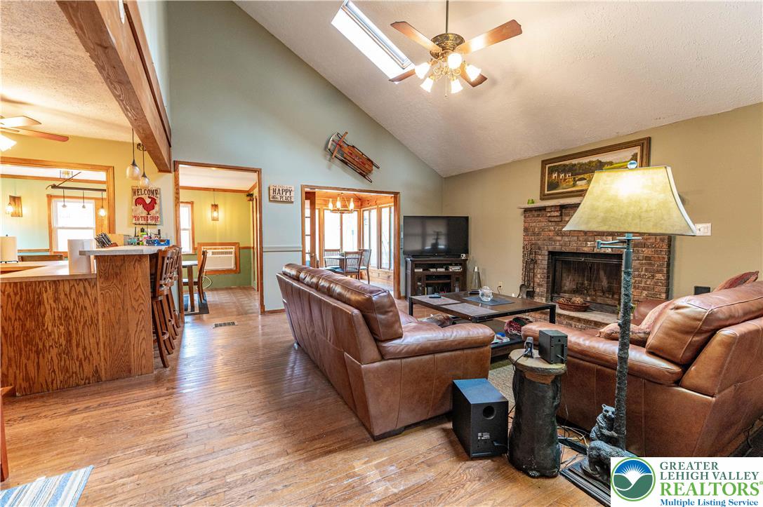 1328 Winding Way