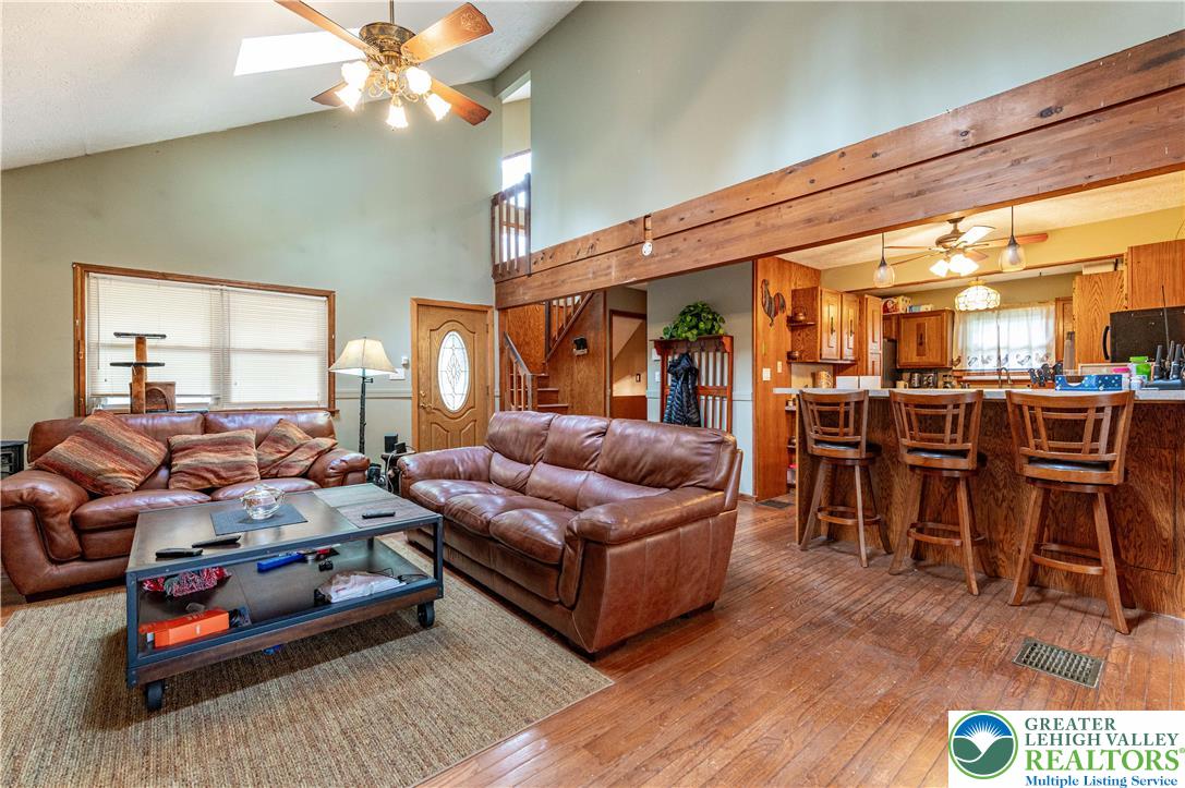 1328 Winding Way