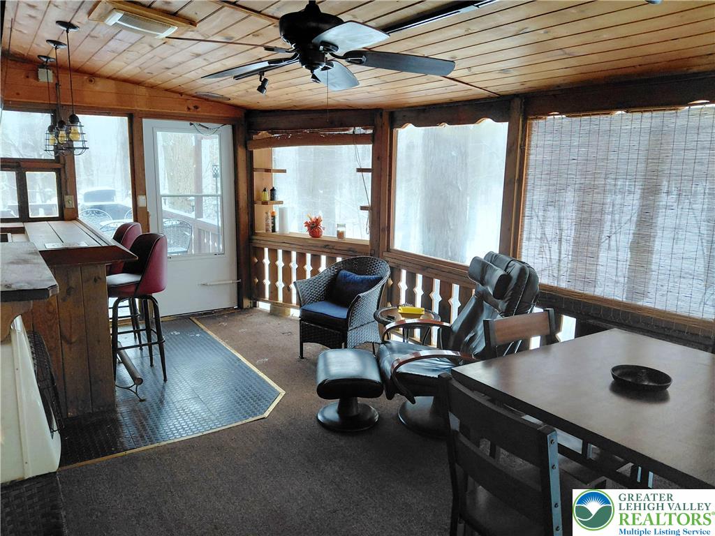 1328 Winding Way