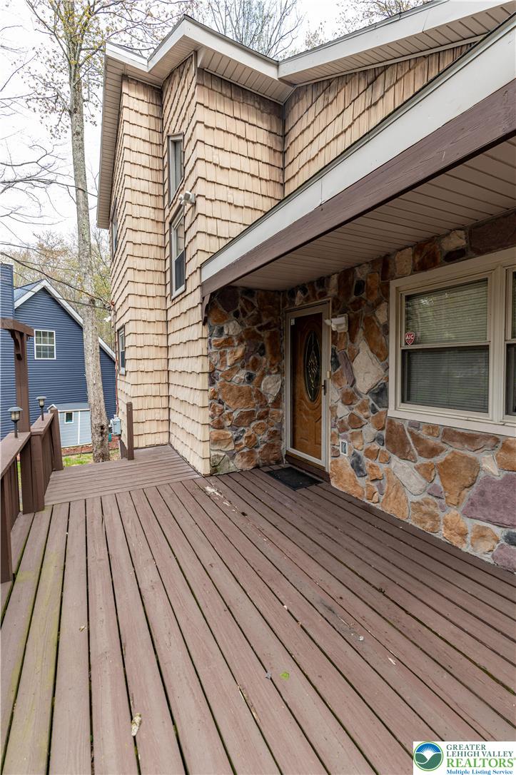 1328 Winding Way